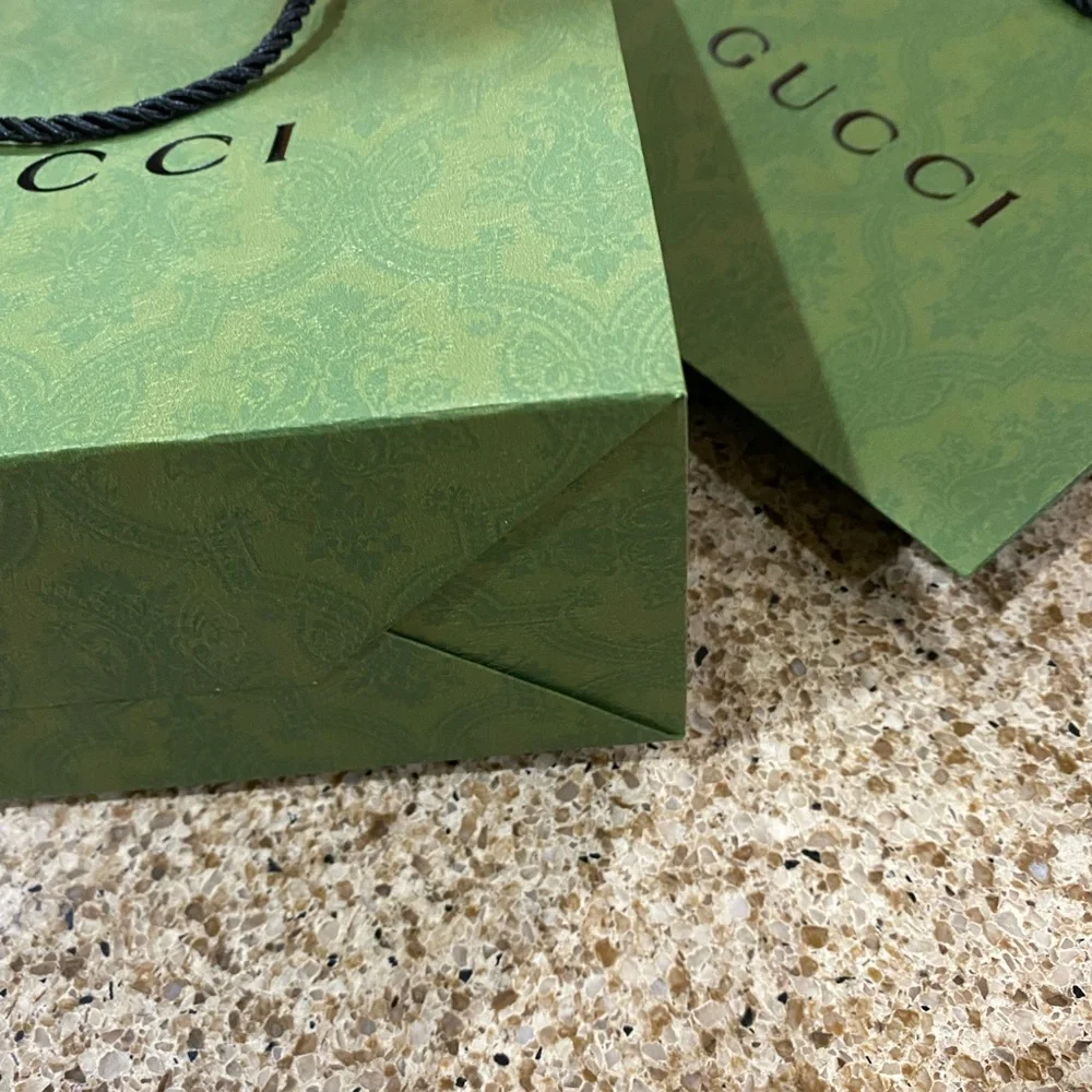 10 Gucci gift bags